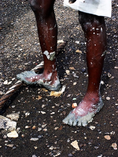 Barefoot Shipbreaker, Bangladesh (2005): Photo by Adam Cohn