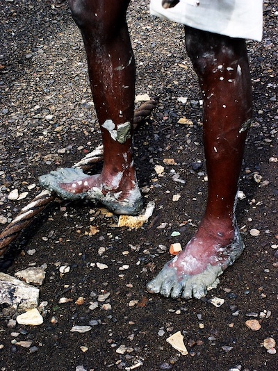 Barefoot Shipbreaker, Bangladesh (2005): Photo by Adam Cohn