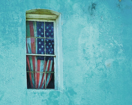 Don’t Tread on Me: Photograph © by Christopher Woods