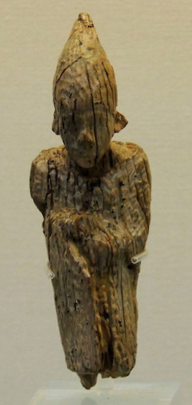 The Ivory King (Egyptian, circa 3100-2890 BCE), carving at British Museum